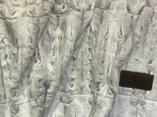 Charger l&#39;image dans la galerie, FAUX FUR THROW BLANKET
