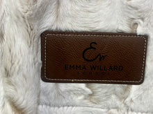 Charger l&#39;image dans la galerie, FAUX FUR THROW BLANKET
